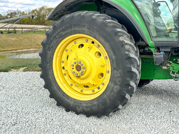 2009 John Deere 7130 Premium Tractor