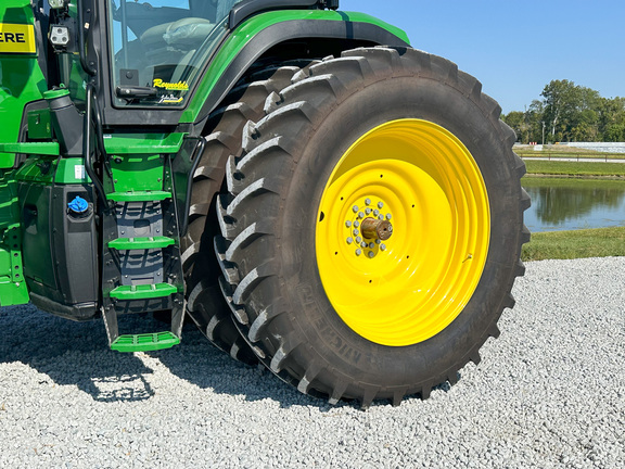 2023 John Deere 8R 410 Tractor