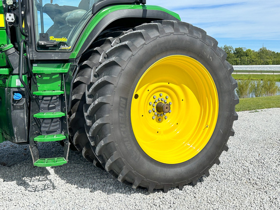 2023 John Deere 8R 370 Tractor