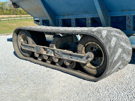 1996 Kinze 1040 Grain Cart