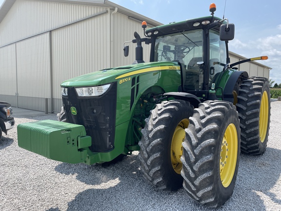 2015 John Deere 8370R Tractor