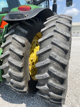 2015 John Deere 8370R Tractor