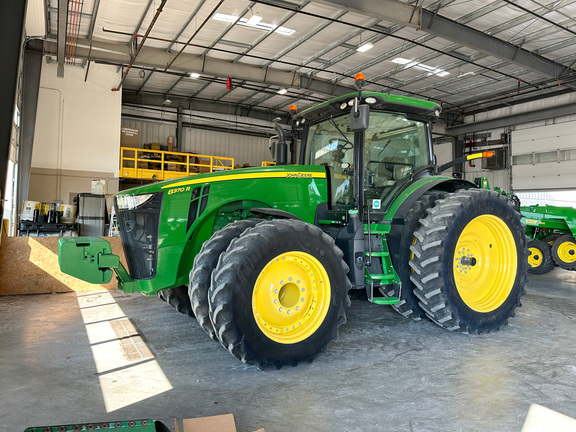 2015 John Deere 8370R Tractor