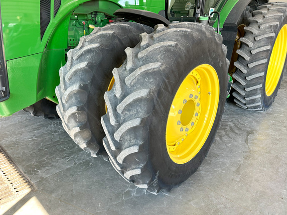 2015 John Deere 8370R Tractor