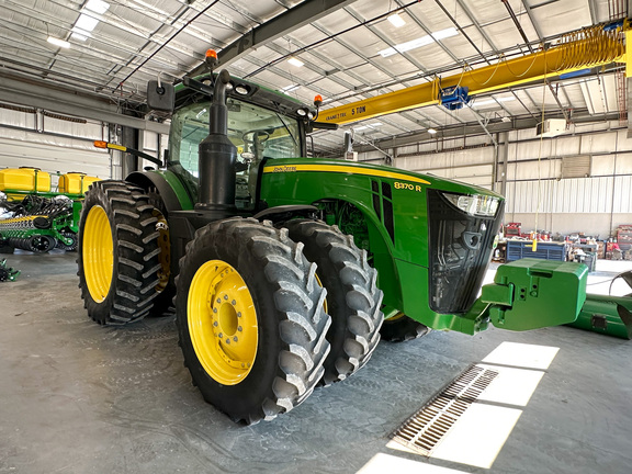 2015 John Deere 8370R Tractor