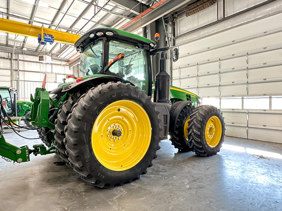 2015 John Deere 8370R Tractor