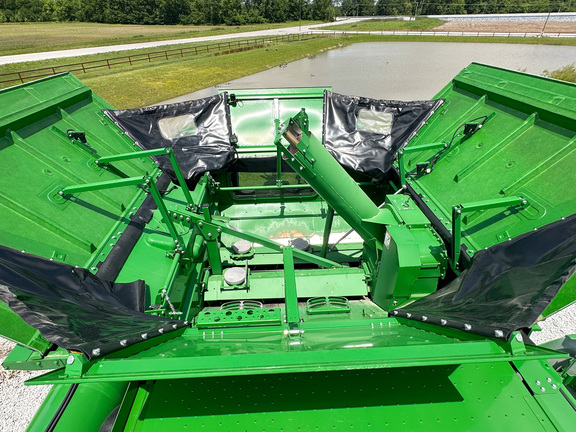 2024 John Deere S780 Combine