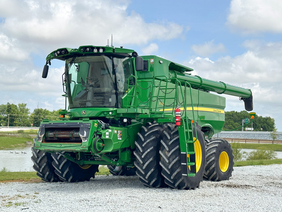 2024 John Deere S780 Combine