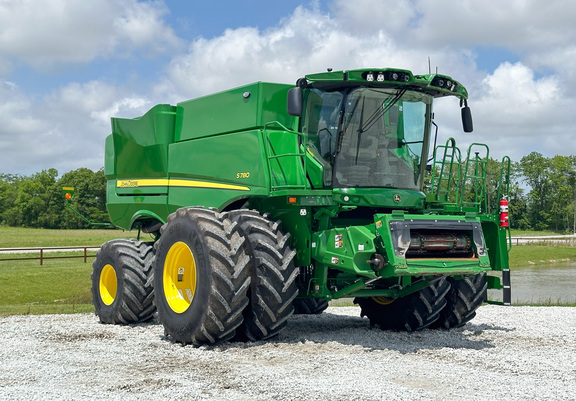2024 John Deere S780 Combine