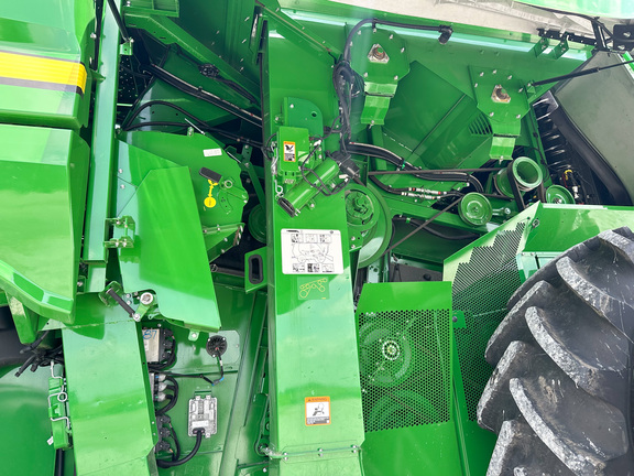 2024 John Deere S780 Combine