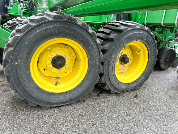 2022 John Deere DB60 Planter