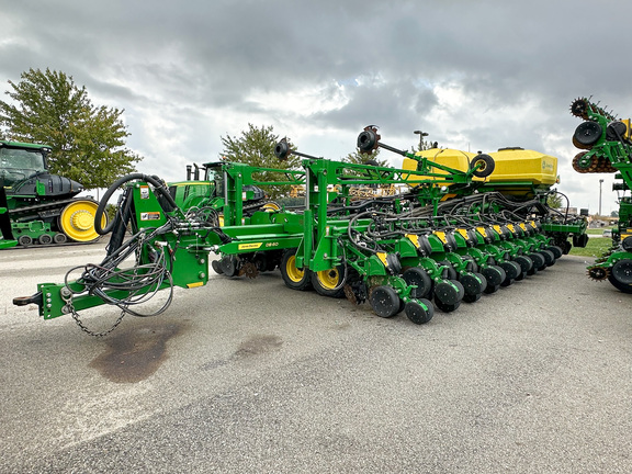 2022 John Deere DB60 Planter