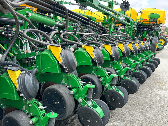 2022 John Deere DB60 Planter