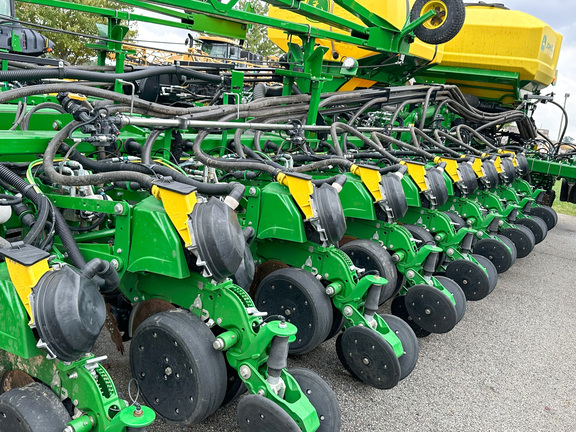 2022 John Deere DB60 Planter