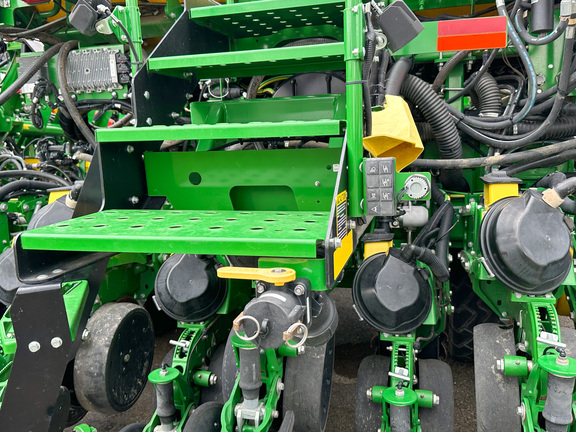 2022 John Deere DB60 Planter