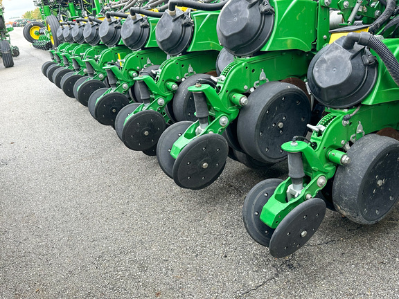 2022 John Deere DB60 Planter