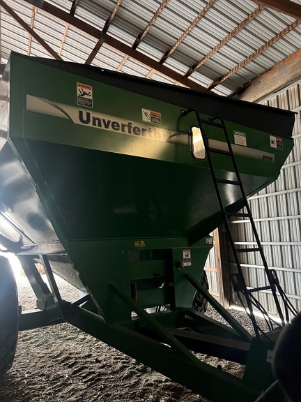 2010 Unverferth 5225 Grain Cart