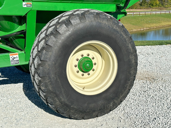 2010 Unverferth 5225 Grain Cart