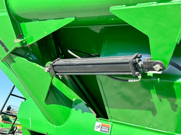 2010 Unverferth 5225 Grain Cart