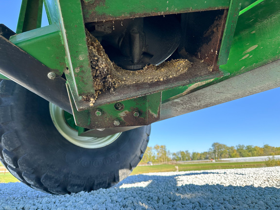 2010 Unverferth 5225 Grain Cart