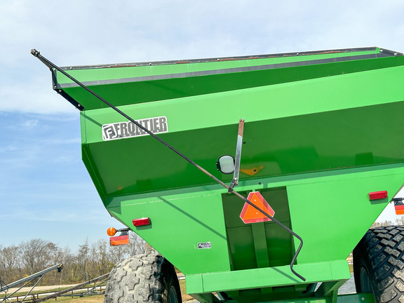 2004 Frontier GC1110 Grain Cart