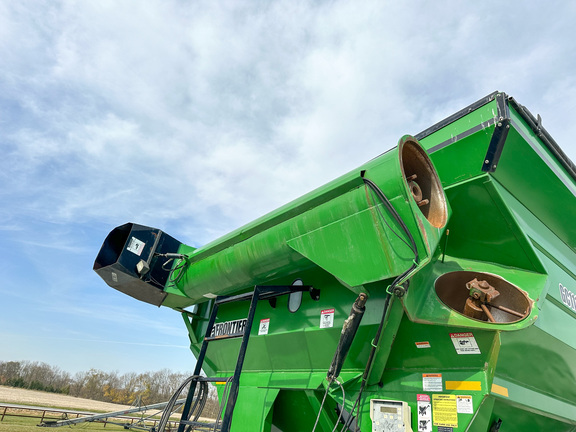 2004 Frontier GC1110 Grain Cart