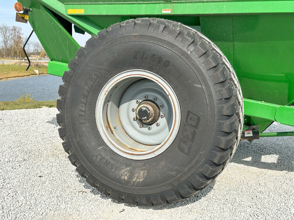 2004 Frontier GC1110 Grain Cart