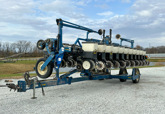 2003 Kinze 3600 Planter