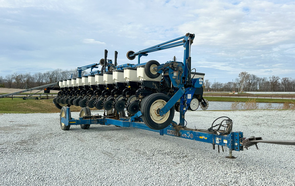 2003 Kinze 3600 Planter