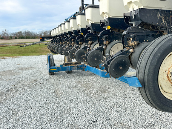 2003 Kinze 3600 Planter