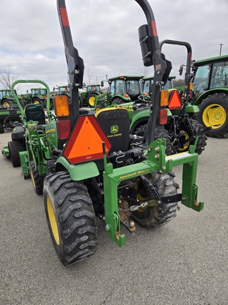 2015 John Deere 2025R Tractor Compact