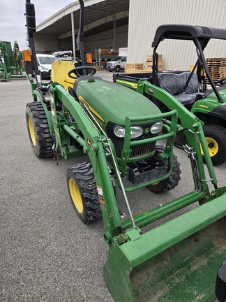 2015 John Deere 2025R Tractor Compact