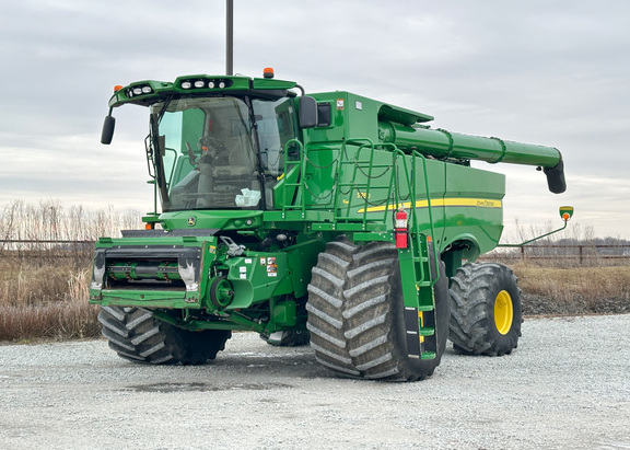 2020 John Deere S780 Combine