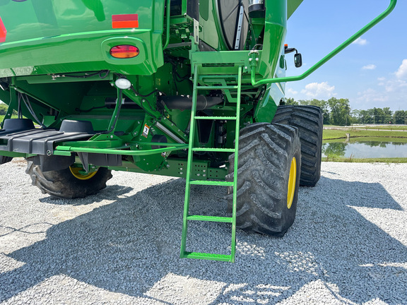 2020 John Deere S780 Combine