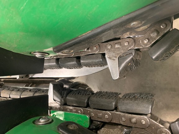 2019 John Deere 708C Header Corn Head