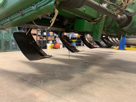 2019 John Deere 708C Header Corn Head