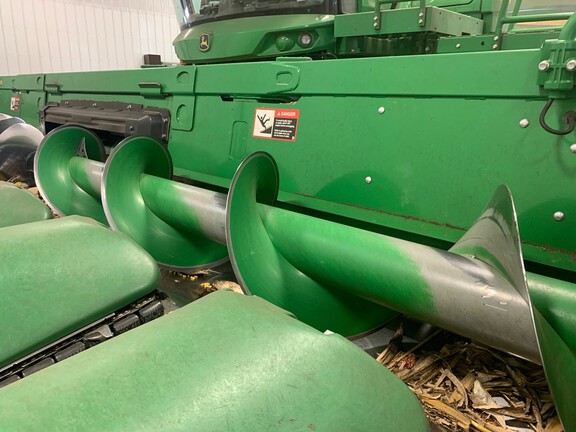 2019 John Deere 708C Header Corn Head