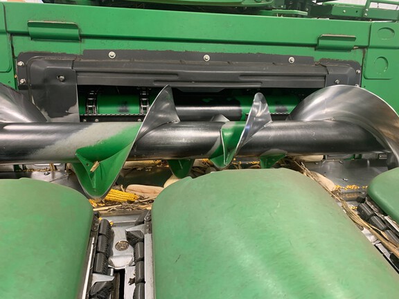 2019 John Deere 708C Header Corn Head