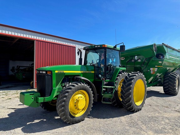 1997 John Deere 8200 Tractor