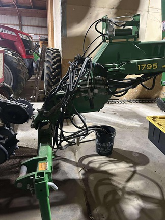 2016 John Deere 1795 Planter