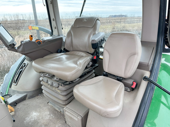 2019 John Deere 8370R Tractor