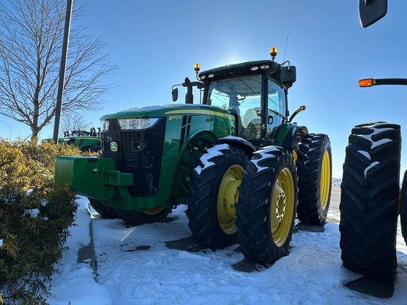 2016 John Deere 8370R Tractor