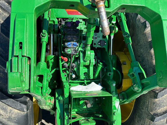 2016 John Deere 8370R Tractor