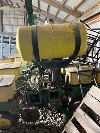 1976 John Deere 7000 Planter