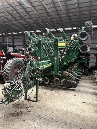 2010 John Deere 1790 Planter