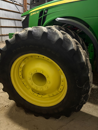 2011 John Deere 8360R Tractor