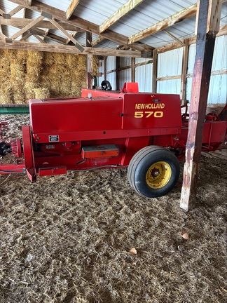 1996 New Holland 570 Baler/Square