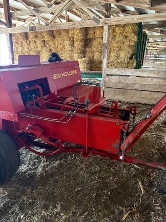 1996 New Holland 570 Baler/Square