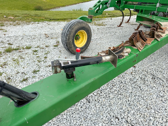 2014 John Deere 2210 Field Cultivator