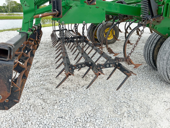 2014 John Deere 2210 Field Cultivator